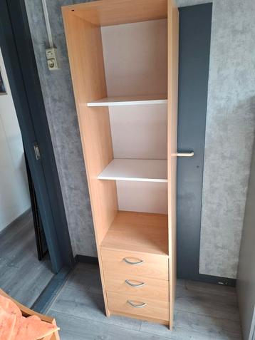 Beuken boekenkast met twee lades. beschikbaar voor biedingen