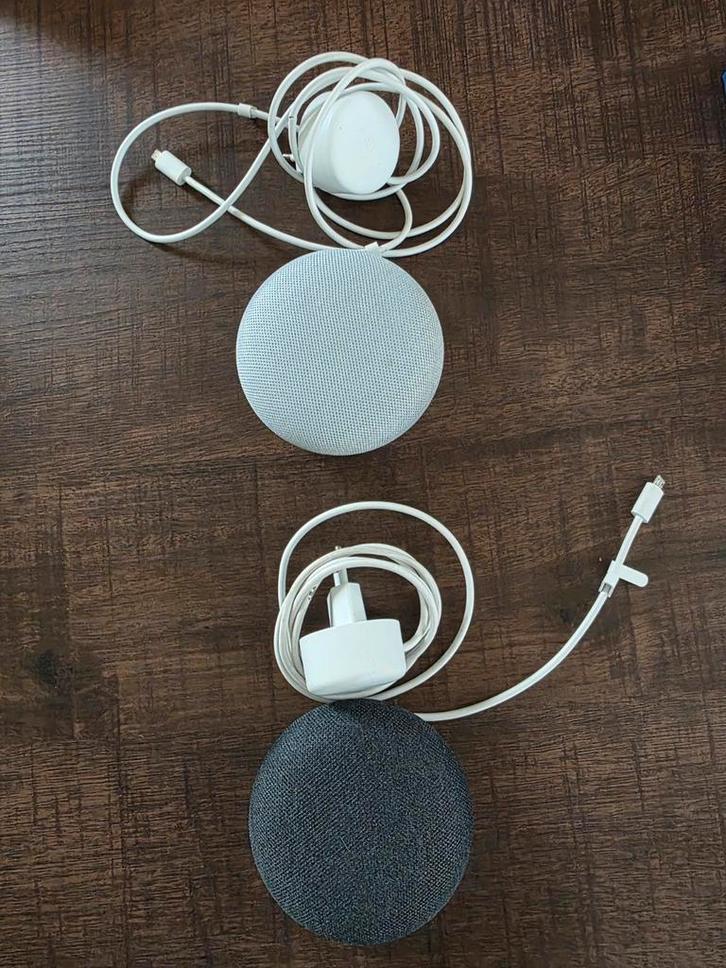 2x Google Nest Mini - Lichtgrijs & Donkergrijs, Audio, Tv en Foto, Luidsprekers, Zo goed als nieuw, Overige typen, Philips, Ophalen of Verzenden