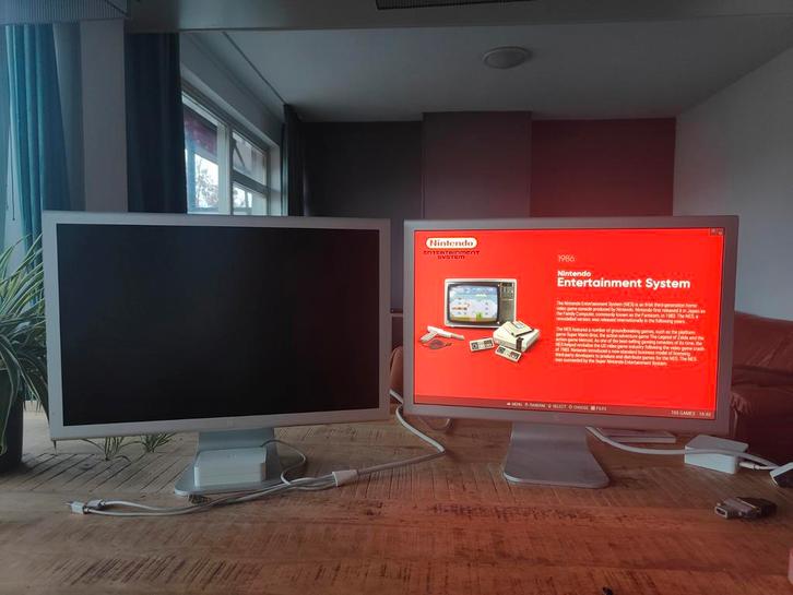 Apple Cinema Display 23" A1082 twee stuks, Computers en Software, Monitoren, 60 Hz of minder, DisplayPort, HDMI, IPS, Ophalen