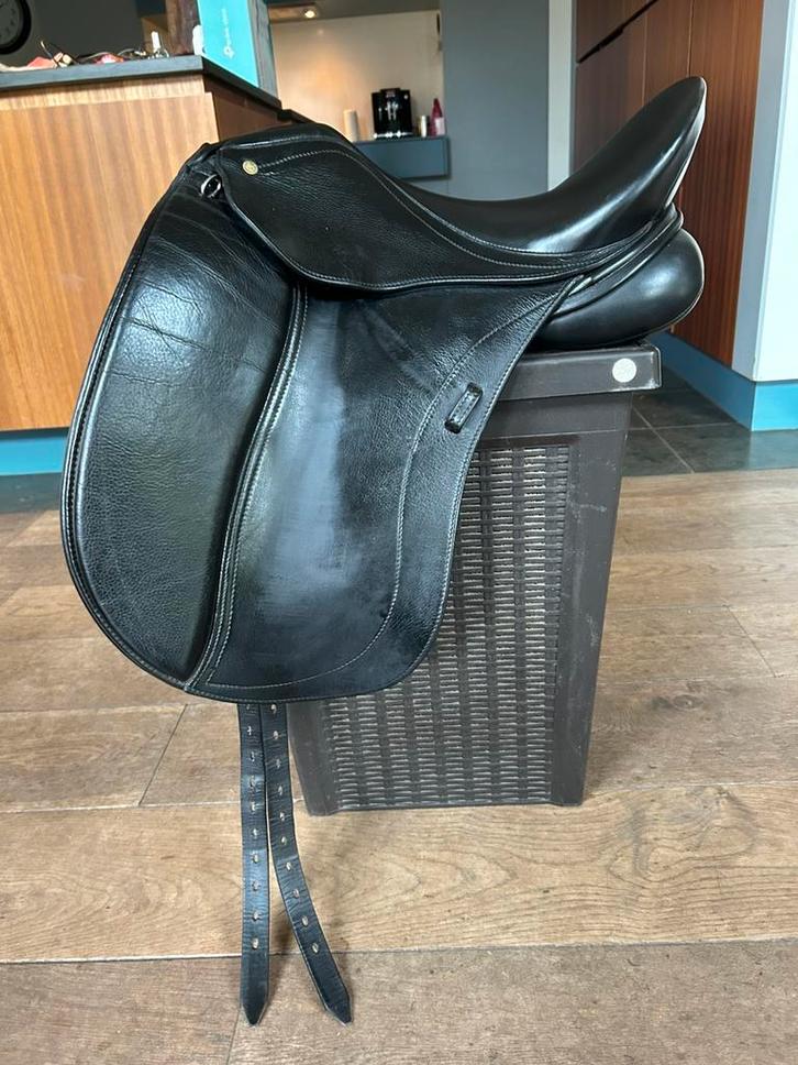 Schleese mambo 17, Dieren en Toebehoren, Paarden en Pony's | Zadels, Zo goed als nieuw, Dressuur, Ophalen of Verzenden