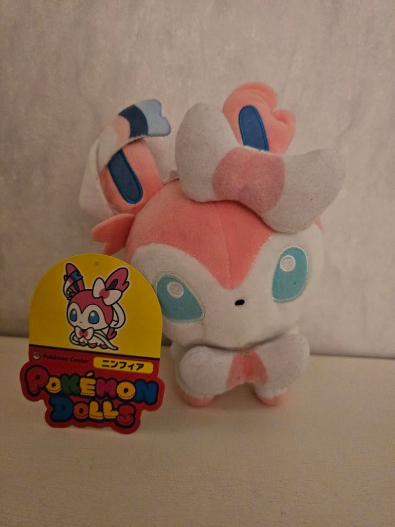 Pokemon Center Sylveon Doll 2017, Kinderen en Baby's, Speelgoed | Knuffels en Pluche, Ophalen, Overige typen