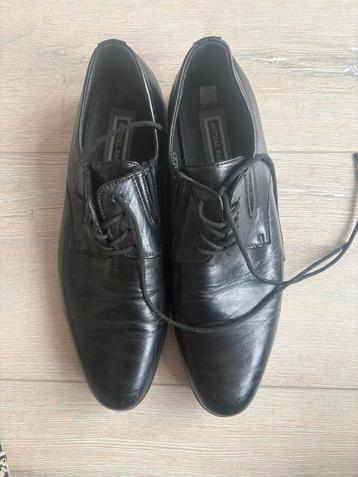 Leren herenschoenen maat 42 beschikbaar voor biedingen