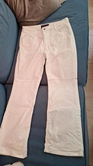 mt 38 Not you daughter witte flair broek beschikbaar voor biedingen
