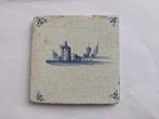 Antieke Delfts blauwe tegel – 18e eeuw, toren en schepen, Antiek en Kunst, Antiek | Wandborden en Tegels, Ophalen of Verzenden