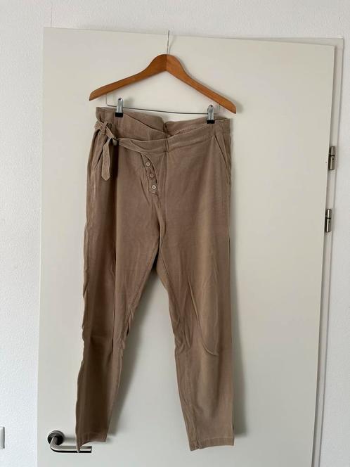Transit Par Such broekje XL, Kleding | Dames, Broeken en Pantalons, Gedragen, Grijs, Kort, Verzenden