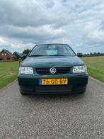 Volkswagen Polo 1.0 37KW 2000 Groen, Auto's, Volkswagen, Voorwielaandrijving, Zwart, Origineel Nederlands, Handgeschakeld