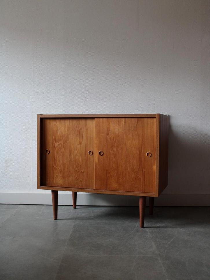 Vintage Deense schuifdeurkast door Preben Sørensen, Huis en Inrichting, Kasten | Dressoirs, Zo goed als nieuw, 50 tot 100 cm, 25 tot 50 cm