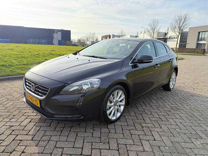 Volvo V40 1.6 D2 Summum, 2-TVD-15, Auto's, Volvo, Bedrijf, V40, Overige brandstoffen, Euro 5, A, MPV, Handgeschakeld, Origineel Nederlands