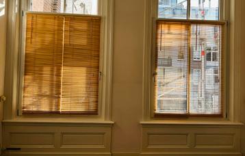 3x Houten jaloezie afm elk 60x170 cm, licht bruin hout beschikbaar voor biedingen