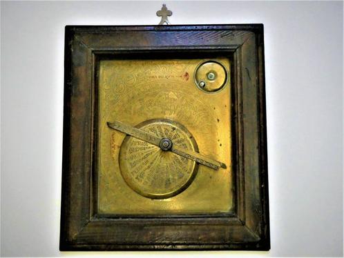 Eeuwig durende kalender houten lijst sterrenbeeld Latijn, Antiek en Kunst, Antiek | Overige Antiek, Ophalen of Verzenden