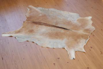 Kortharige geitenhuid kleed bruin  beschikbaar voor biedingen