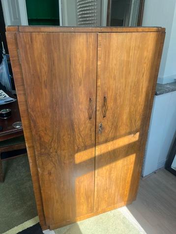 Kleding kast cabinet vintage hout beschikbaar voor biedingen