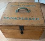 Oude houten transportkist Coöp Zuivelfabriek Munnekeburen, Huis en Inrichting, Minder dan 50 cm, Gebruikt, Eikenhout, Minder dan 50 cm