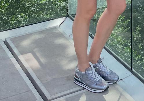 Mooie sneakers Crime London Italiaans maat 39 als nieuw, Kleding | Dames, Schoenen, Zo goed als nieuw, Overige typen, Grijs, Ophalen of Verzenden