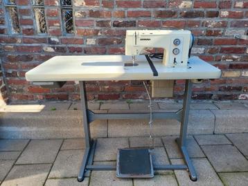 Bernina 841 Naaimachine + Kobold KNW 64 elektromotor  beschikbaar voor biedingen