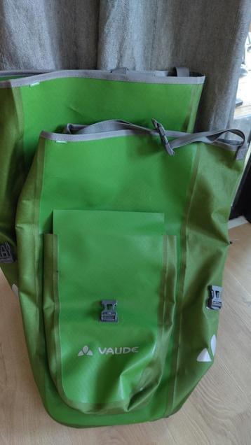 2 Vaude  waterdichte fietstassen beschikbaar voor biedingen