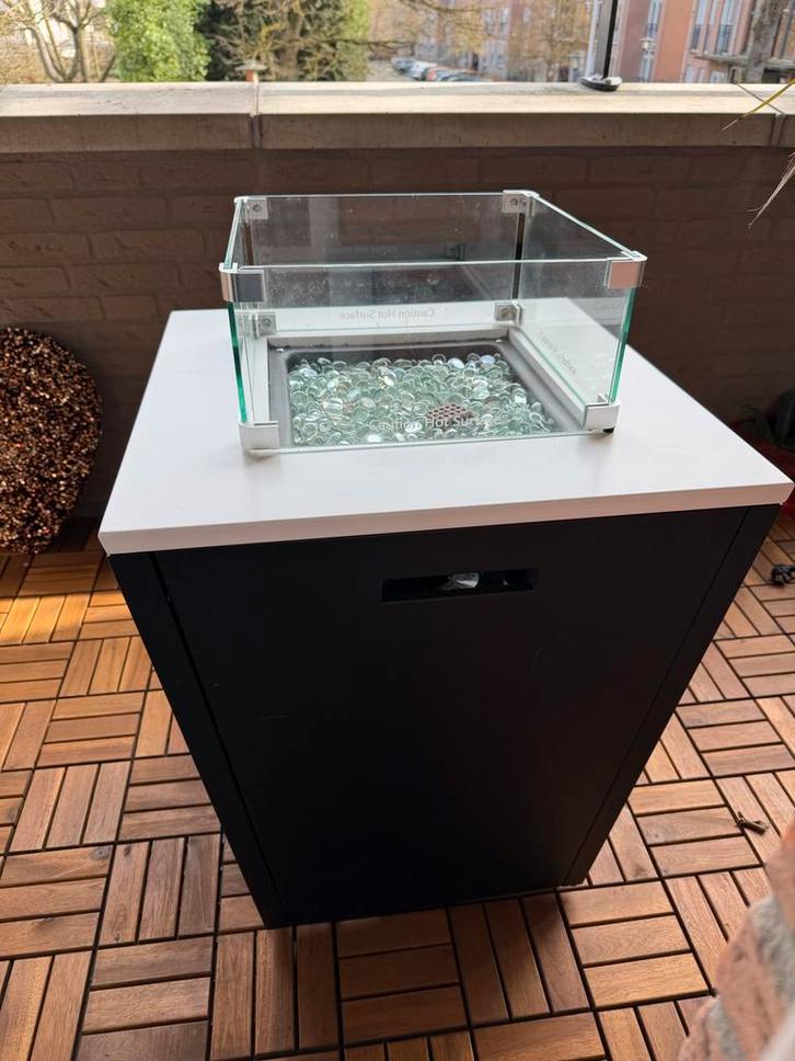 Vuurtafel in zeer goede staat - balkon ongeschikt, Tuin en Terras, Vuurtafels, Zo goed als nieuw, Ophalen