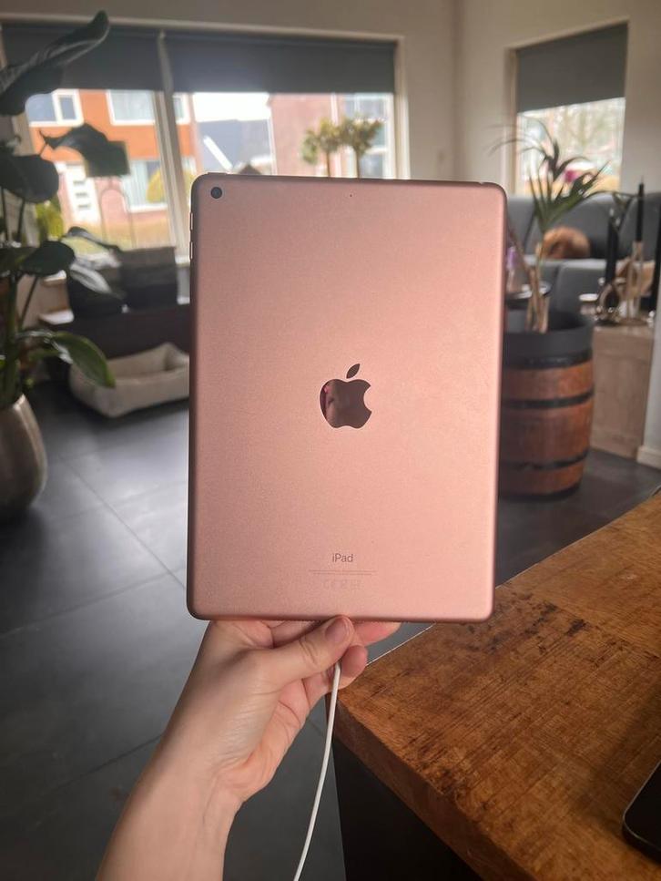Apple iPad - 32 GB - Rose Goud - 6e generatie - 2018, Computers en Software, Apple iPads, Gebruikt, Overige modellen, Wi-Fi, 10 inch