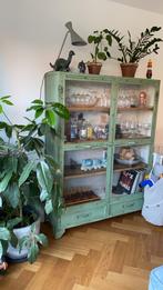 Vintage vitrinekast met glazen deuren en lades, Ophalen, Gebruikt, 100 tot 150 cm, Glas