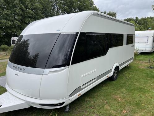 Hobby 560 CFE Premium, Caravans en Kamperen, Caravans, Bedrijf, tot en met 4, 1500 - 2000 kg, Rondzit, Hobby, Vast bed