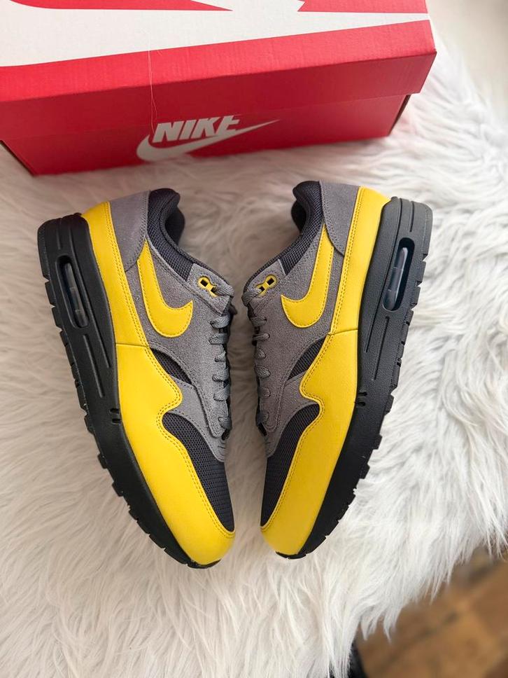 Nike Air Max 1 grijs zwart geel EU 45 airmax one 90, Kleding | Heren, Schoenen, Nieuw, Sneakers of Gympen, Overige kleuren, Ophalen of Verzenden
