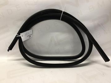 Deurrubber rechtsvoor (suede) BMW E90/E91 beschikbaar voor biedingen