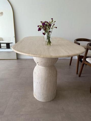 Travertin eettafel direct beschikbaar beschikbaar voor biedingen