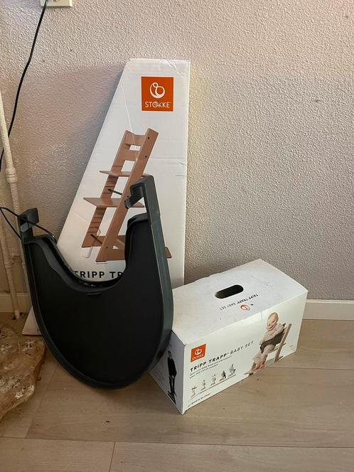 Stokke tripp trapp wit + babyset + dienblad nieuw in doos, Kinderen en Baby's, Kinderstoelen, Nieuw, Meegroeistoel, Ophalen