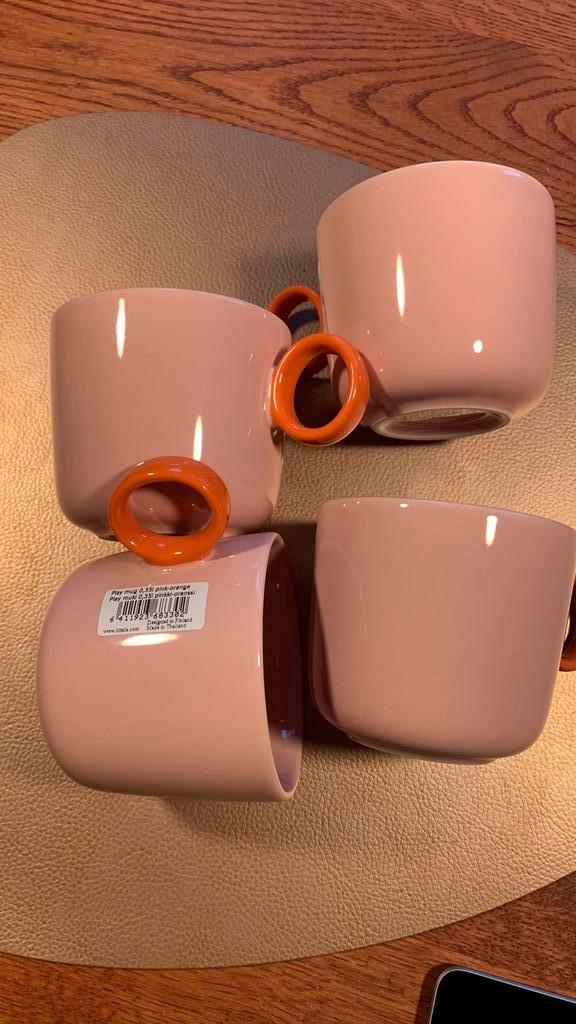 Iittala Play 4x Mok design Roze/Oranje - 0,35l - NIEUW!, Huis en Inrichting, Keuken | Servies, Nieuw, Kop(pen) en/of Schotel(s)