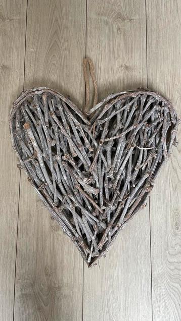 Rieten hart voor aan de muur beschikbaar voor biedingen