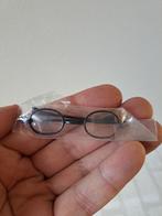 Poppen-beren bril met kunststof glazen, metaal 6x1.5cm zwart, Verzamelen, Poppen, Ophalen of Verzenden, Nieuw, Accessoires