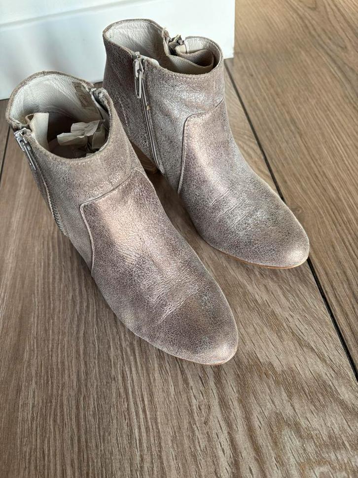 Ital. Goudkleurige Laarsjes -Carmens - Maat 37, Kleding | Dames, Schoenen, Zo goed als nieuw, Lage of Enkellaarzen, Overige kleuren