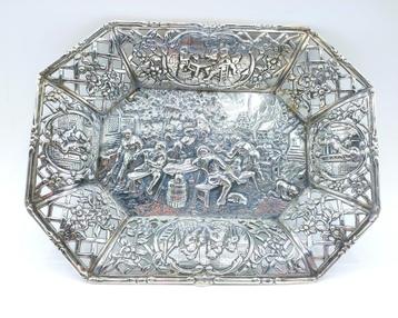 Zilveren koekjesschaal, H. Nieuwold, Groningen, 1947 beschikbaar voor biedingen