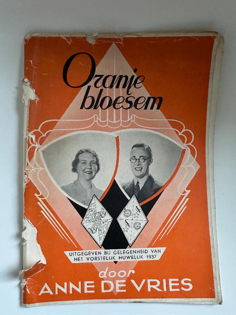 Oranje bloesem, uitgave bgv. het vorstelijk huwelijk 1937, Ophalen of Verzenden, Gebruikt, Nederland, Tijdschrift of Boek