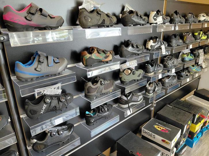 Outlet!!! Fietsschoenen Mountainbike maten 36 en 37 Nieuw!, Fietsen en Brommers, Fietsaccessoires | Fietskleding, Nieuw, Schoenen