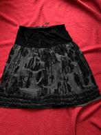 Zwarte rok met strookjes en onderrok, Kleding | Dames, Rokken, Maat 38/40 (M), Zwart, Ophalen of Verzenden, Zo goed als nieuw