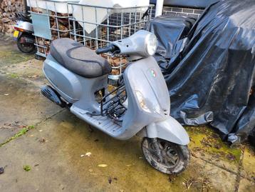 DTS Milano R scooter, start niet, compleet of voor onderdele beschikbaar voor biedingen