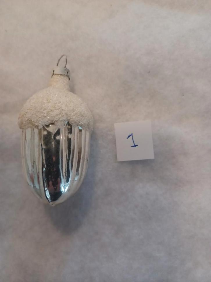 Kerstbal (1) Eikel, Diversen, Kerst, Gebruikt, Ophalen