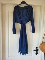 Mooie blauw jurkje vhals met sash ladress la dress mt l, Kleding | Dames, Maat 42/44 (L), Zo goed als nieuw, LaDress, Boven de knie