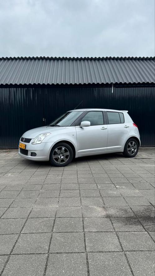 Suzuki Swift 1.3 5D, Auto's, Suzuki, Particulier, Benzine, Hatchback, Geïmporteerd, Zilver of Grijs, Ophalen