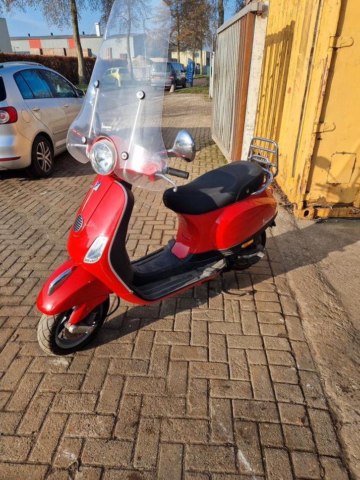 Rode Vespa LX50 - Goed onderhouden!, Fietsen en Brommers, Brommers | Vespa, Gebruikt, Overige modellen, Maximaal 25 km/u, Ophalen of Verzenden