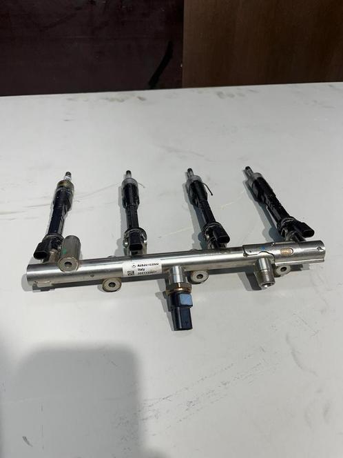 Brandstofinjectierail  oa Mercedes A,CLA,GLB ..A2820703900, Auto-onderdelen, Brandstofsystemen, Mercedes-Benz, Gebruikt, Ophalen of Verzenden