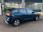 Kia Niro 1.6 GDi Hybrid DynamicLine AUT/ECC/NAV/HALF-LEER/PD, Auto's, Kia, Blauw, Leder en Stof, Adaptive Cruise Control, Origineel Nederlands