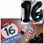 Hoera 16! Vlaggetjes, verkeersbord, wc papier, cijfer ballon, Ophalen of Verzenden, Zo goed als nieuw