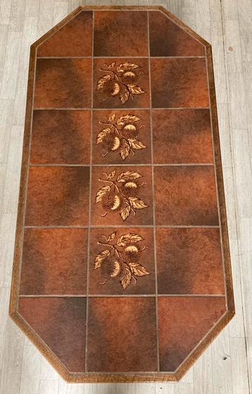 Houten Salontafel met Tegels beschikbaar voor biedingen