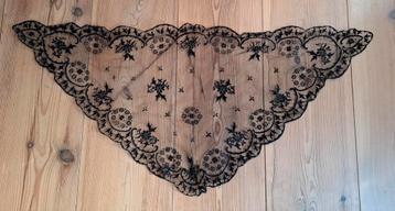 Vintage zwarte Spaanse mantilla/hoofddoek. beschikbaar voor biedingen