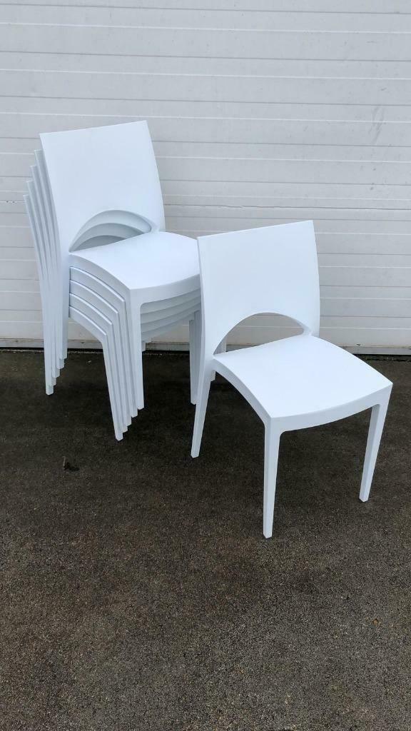 4 stuks stoelen kunststof stapelbaar stoelen zijn NIEUW, Huis en Inrichting, Stoelen, Nieuw, Vier, Kunststof, Wit, Ophalen