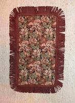 Vintage tafelkleed schilderachtige bloemen en franjes 104/57