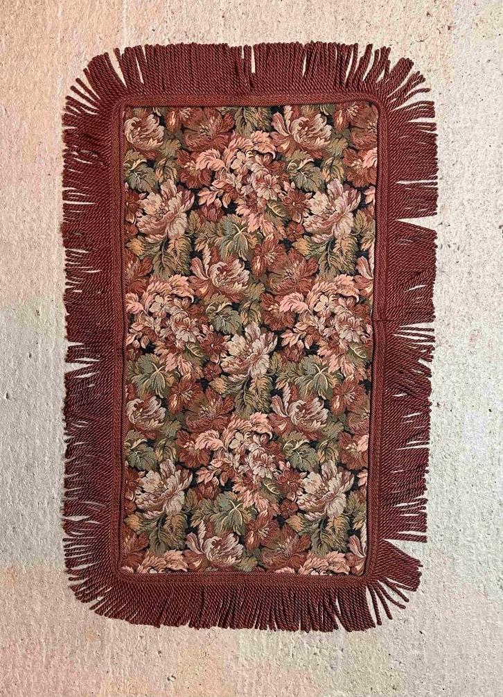 Vintage tafelkleed schilderachtige bloemen en franjes 104/57, Huis en Inrichting, Tafelkleden, Gebruikt, Rechthoek, Ophalen of Verzenden