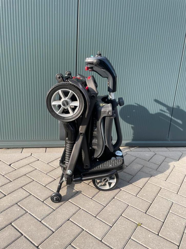 Opvouwbare scootmobiel Pride Quest nieuwe lithium accu, Diversen, Brommobielen en Scootmobielen, Gebruikt, Pride, 15 km of minder